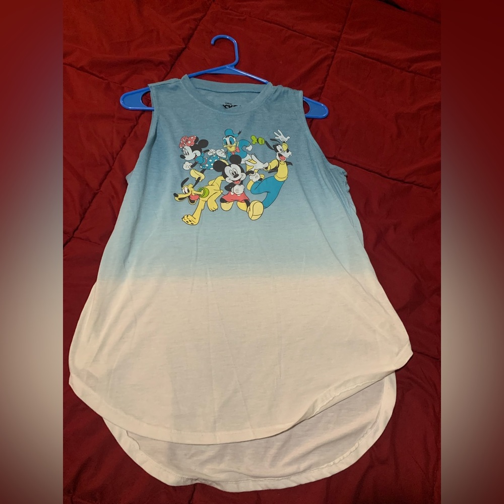 Disney Mickey & friends sleeveless top size large